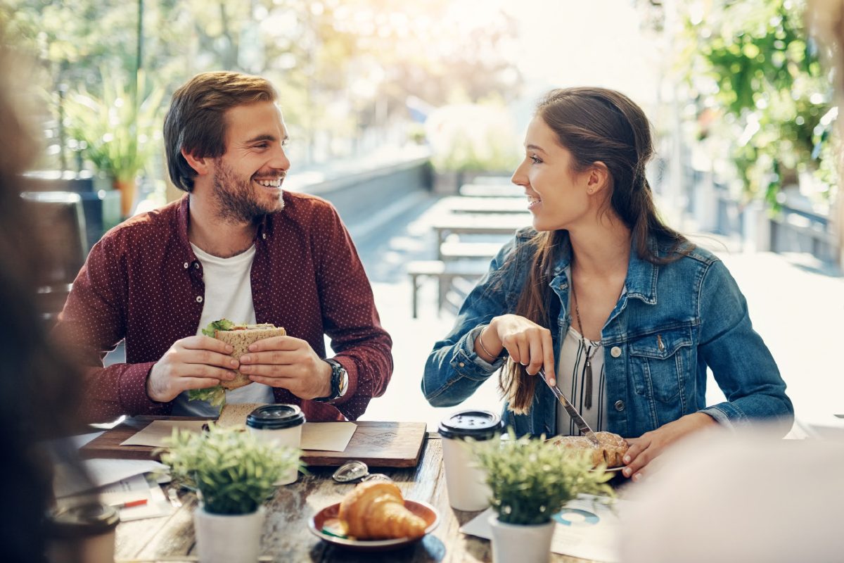 healthy-couple-enjoying-meal-together